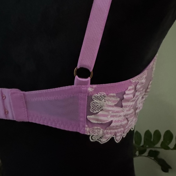 Victoria's Secret Berry Gelato Pink Floral Lace Unlined Demi Bra 36DD NWT - Picture 5 of 7